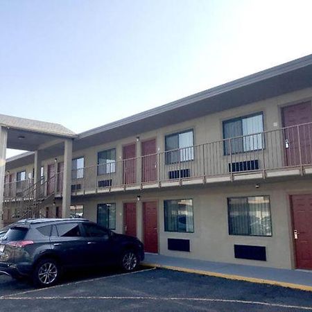 كينغزفيل Executive Inn المظهر الخارجي الصورة